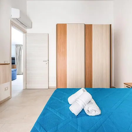 Pet Friendly Home In San Teodoro With Private Swimming Pool, Can Be Inside Or Outside Ferienhaus *